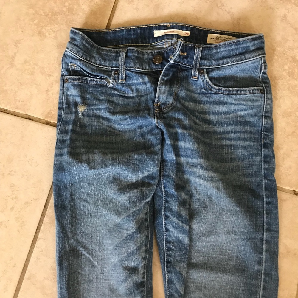 Levi’s size 24 skinny jeans
